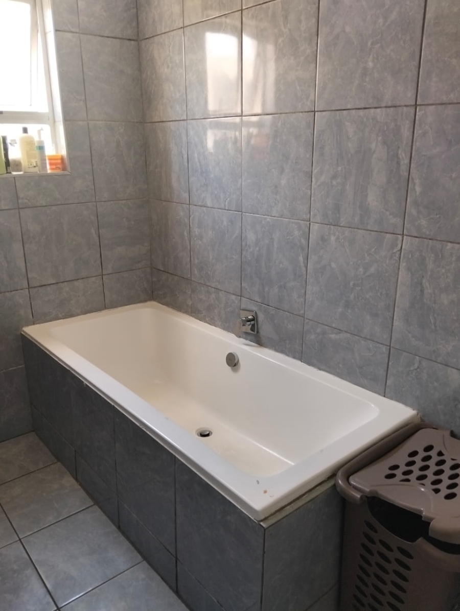 3 Bedroom Property for Sale in Wesbank Western Cape